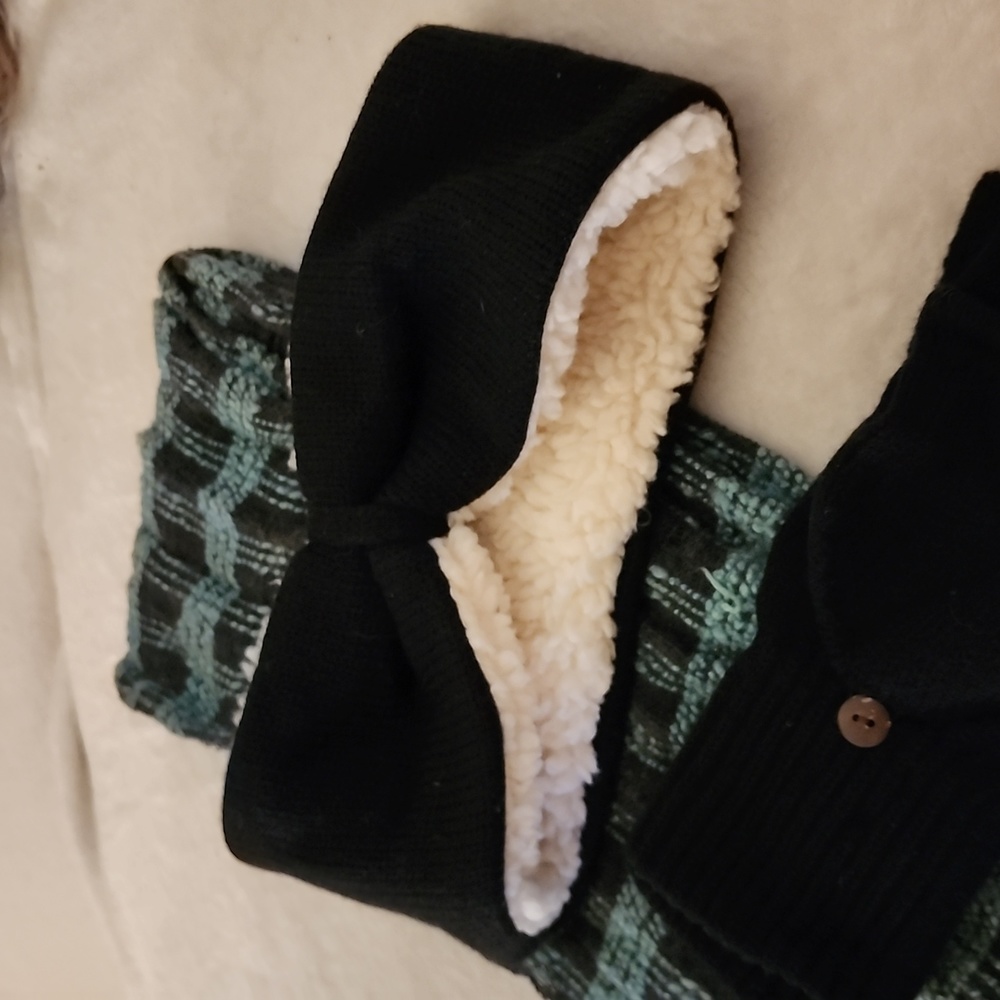 Scarf, Headband, and Glove Set - Picture 3 of 4